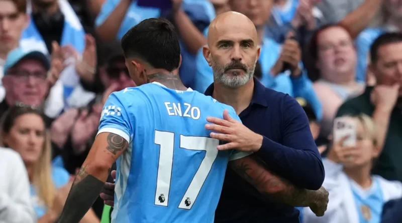 Enzo Maresca hugging Enzo Fernandez